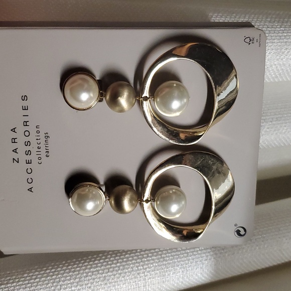Zara Pearl Drop Blogger Style Earrings - Picture 3 of 4